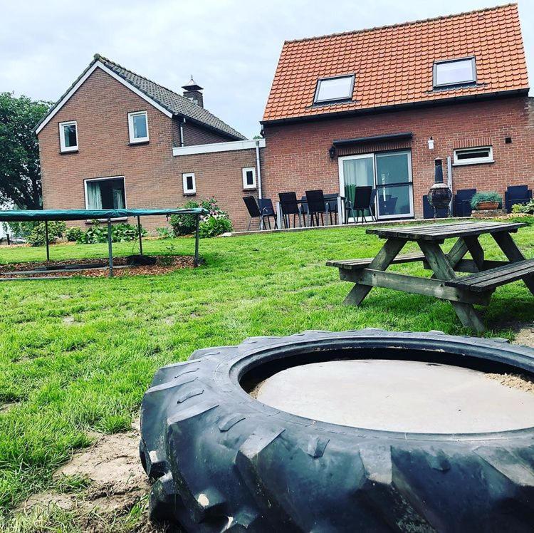 Huisje op den Diek Sint Kruis Exterior foto